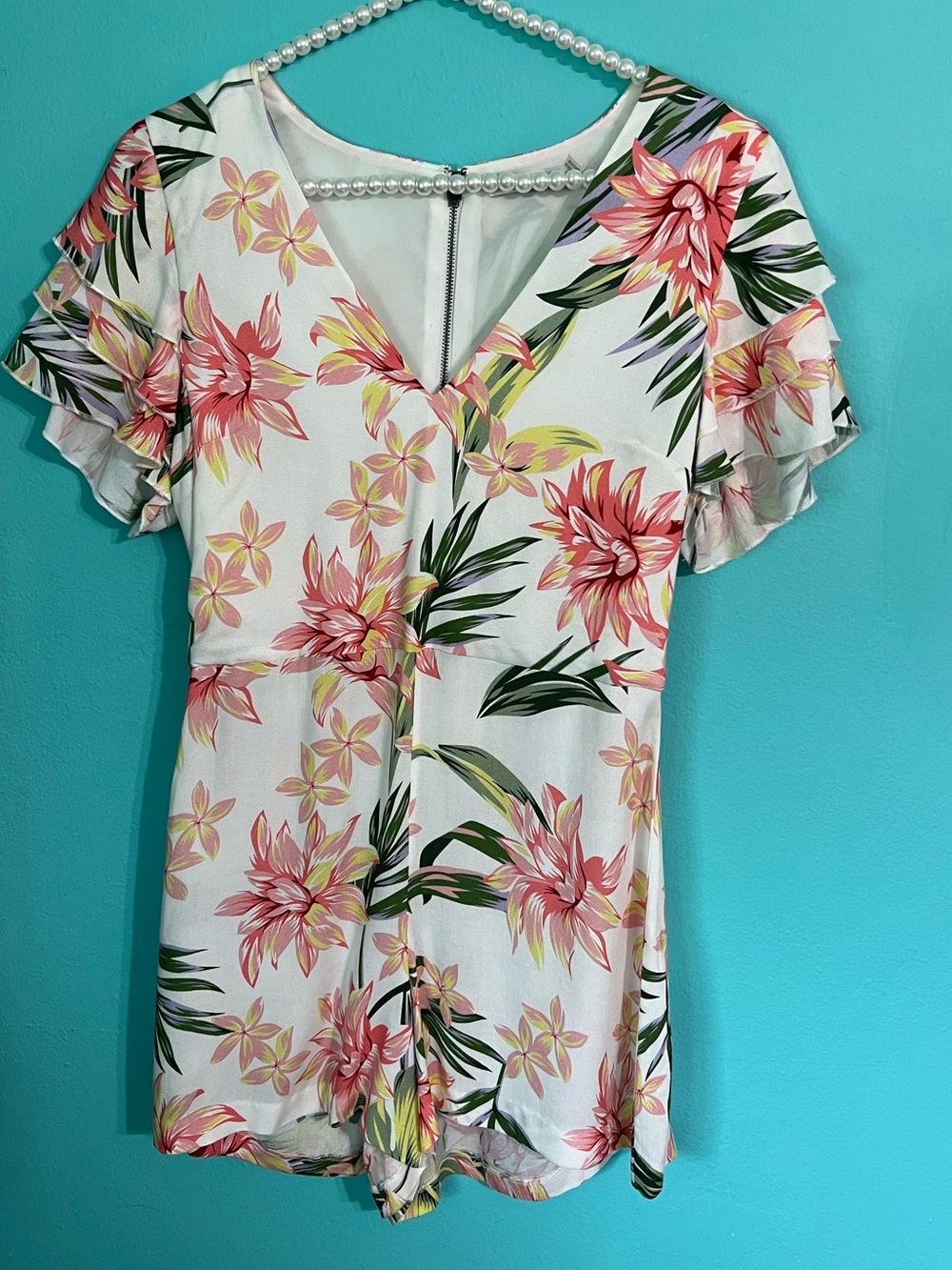 EUC Alice + Olivia McCall Ruffled Short -Sleeved Floral Romper Size 4